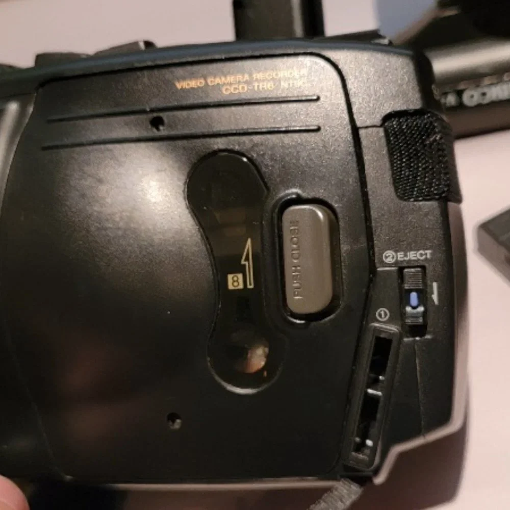 Sony CCD TR6 Handycam Camcorder